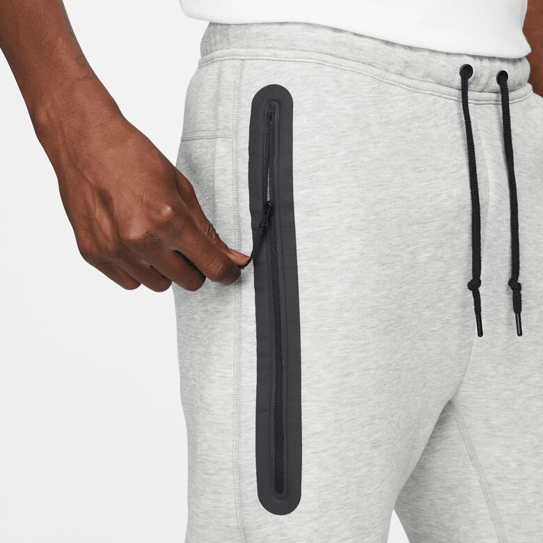 NIKE Tech Fleece Slim Fit Jogger Sweatpants