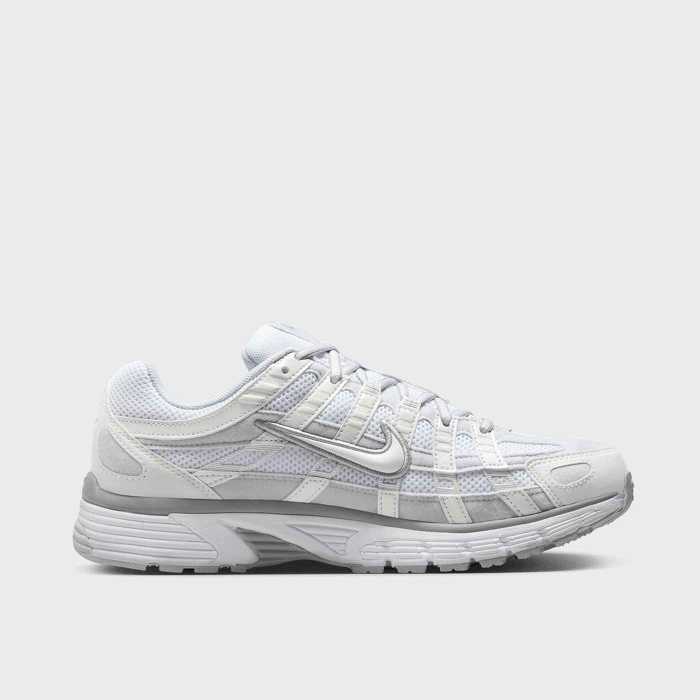 NIKE WMNS P-6000