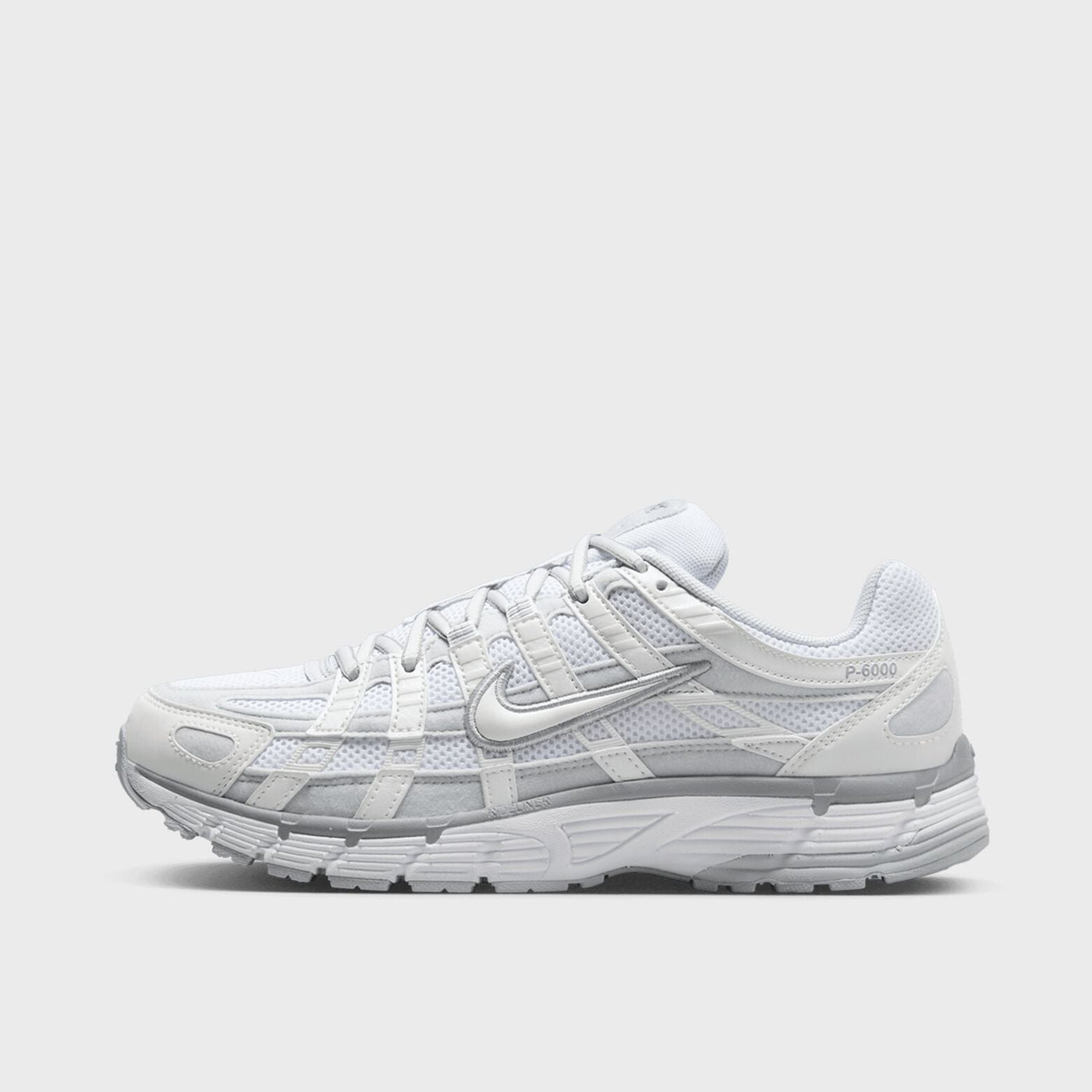 NIKE WMNS P-6000