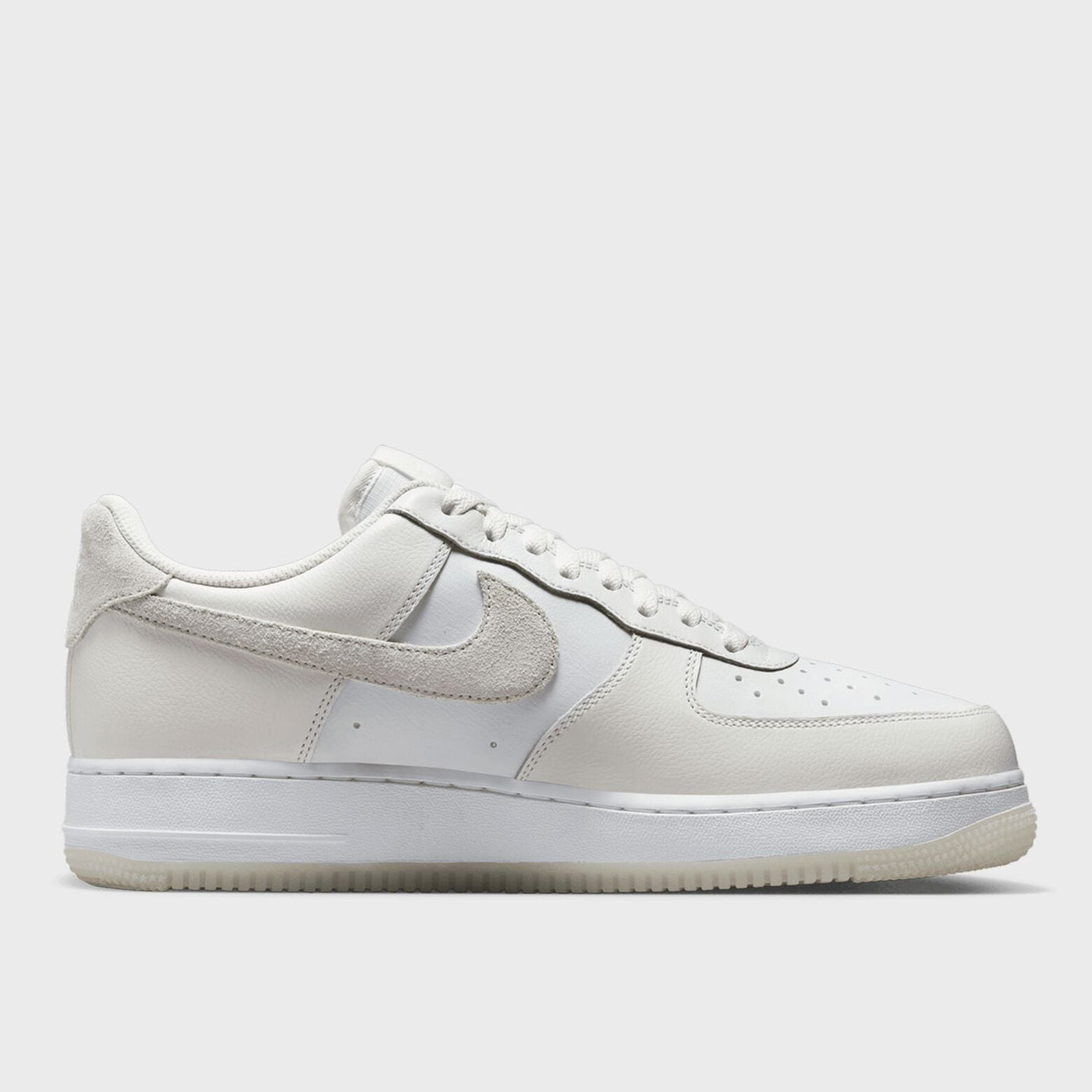 NIKE Air Force 1 '07 LV8