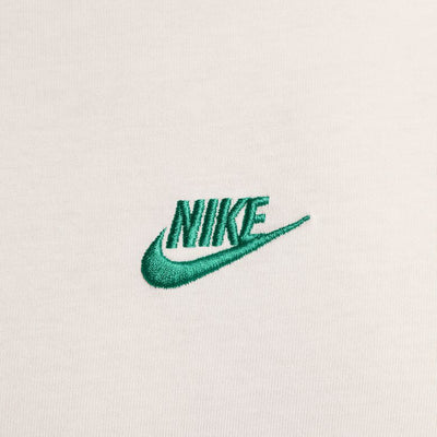 NIKE Sportswear Club Short Sleeve Tee